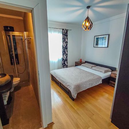 Apartments Amfora - Cozy And Modern Apartments For Up To 15 People, 100M From The Sea And Beach Stara Novalja Εξωτερικό φωτογραφία