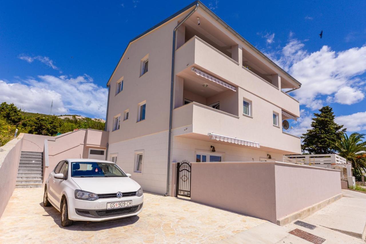 Apartments Amfora - Cozy And Modern Apartments For Up To 15 People, 100M From The Sea And Beach Stara Novalja Εξωτερικό φωτογραφία