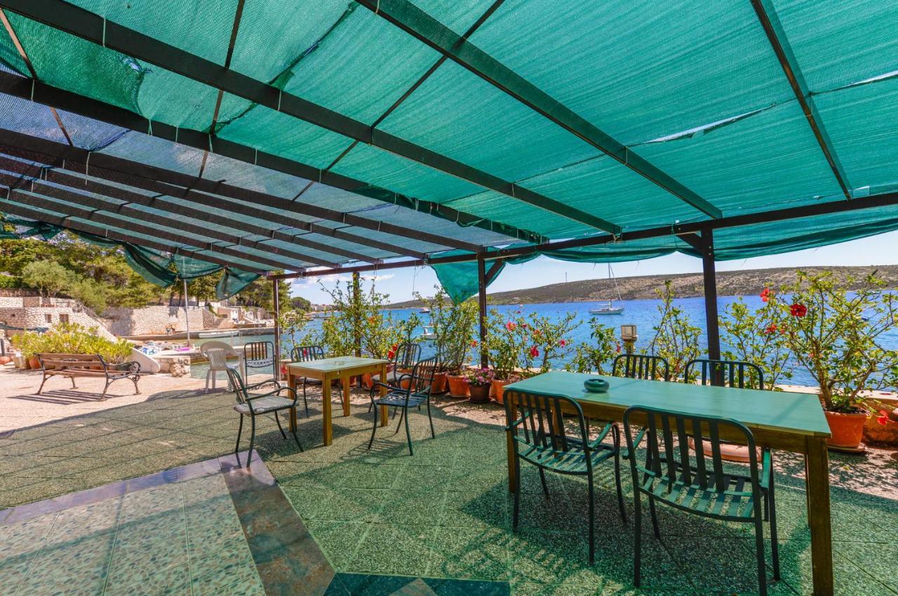 Apartments Amfora - Cozy And Modern Apartments For Up To 15 People, 100M From The Sea And Beach Stara Novalja Εξωτερικό φωτογραφία