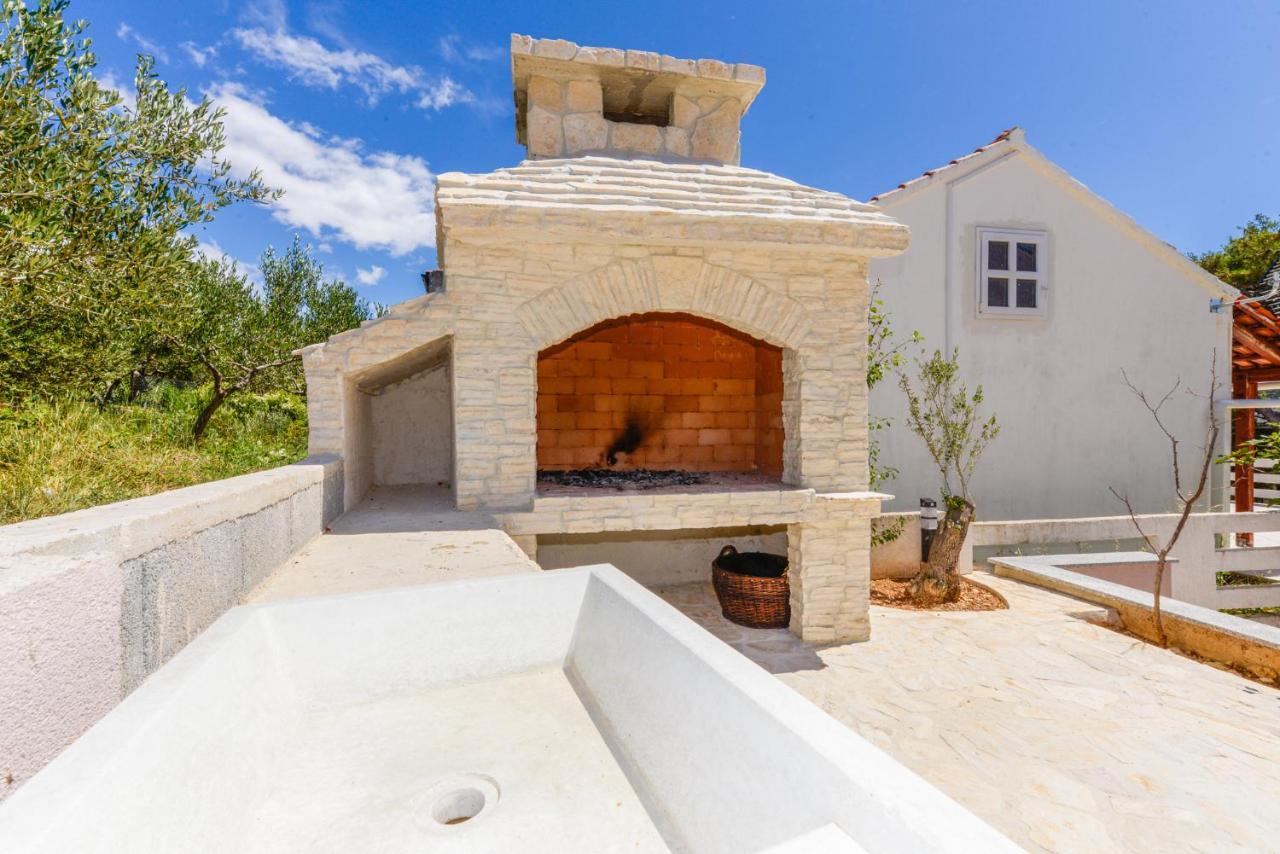 Apartments Amfora - Cozy And Modern Apartments For Up To 15 People, 100M From The Sea And Beach Stara Novalja Εξωτερικό φωτογραφία