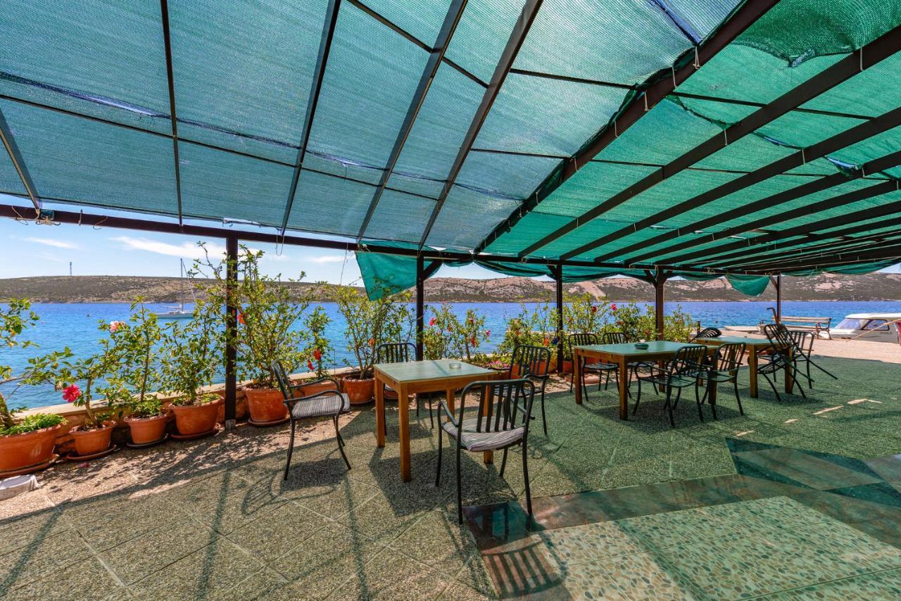 Apartments Amfora - Cozy And Modern Apartments For Up To 15 People, 100M From The Sea And Beach Stara Novalja Εξωτερικό φωτογραφία