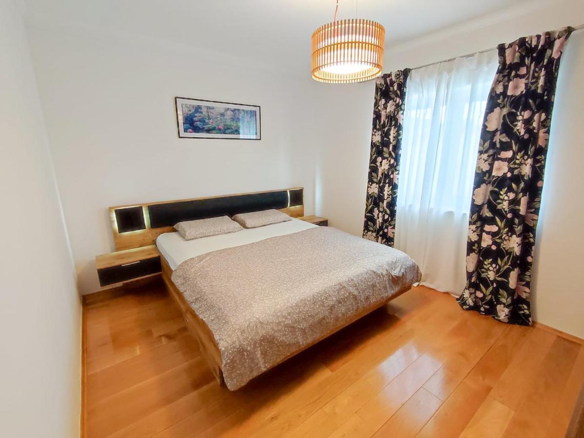 Apartments Amfora - Cozy And Modern Apartments For Up To 15 People, 100M From The Sea And Beach Stara Novalja Εξωτερικό φωτογραφία